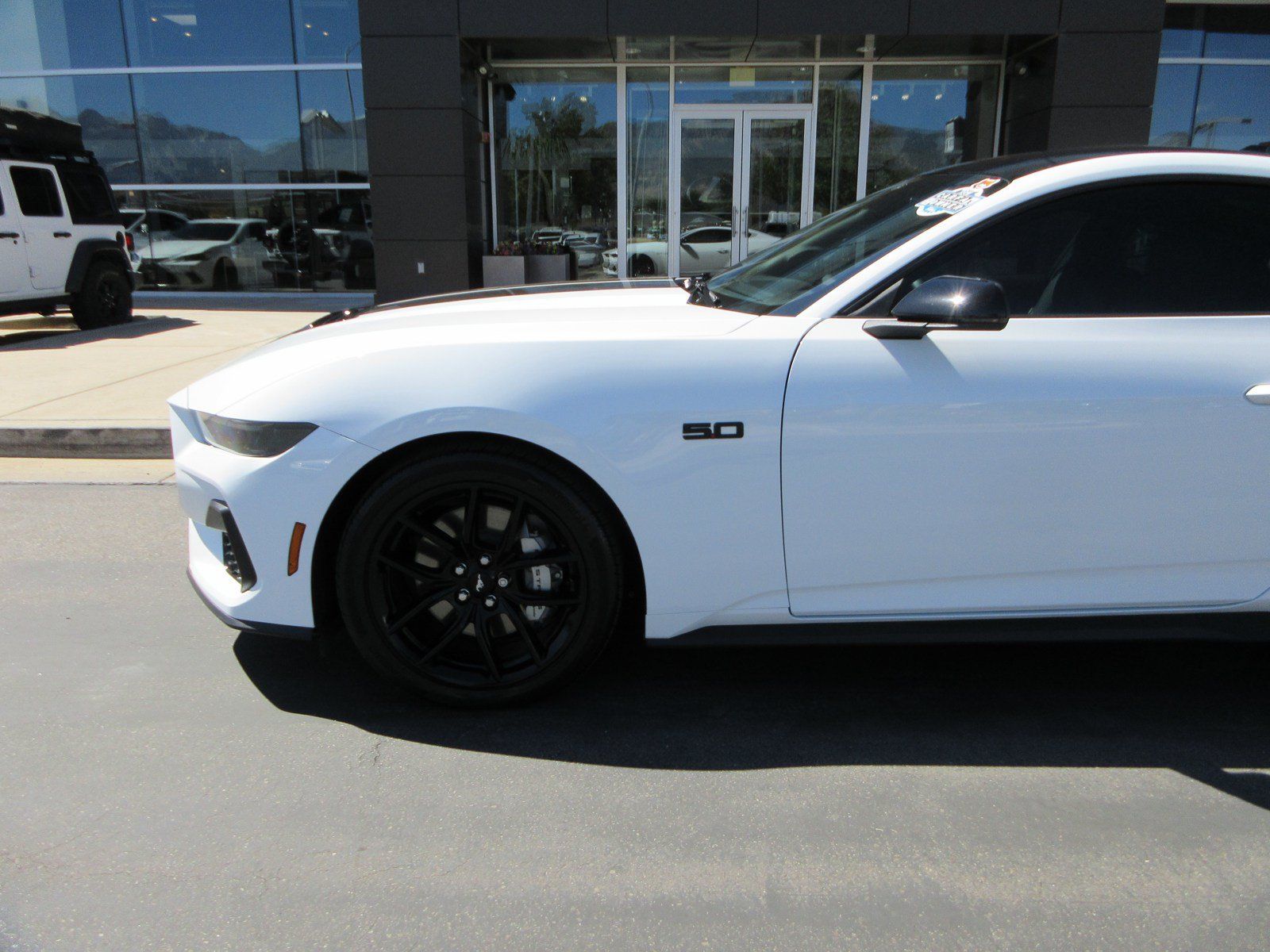 Used 2025 Ford Mustang GT Premium RWD image 2