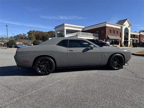 Used 2023 Dodge Challenger R/T Scat Pack image 5