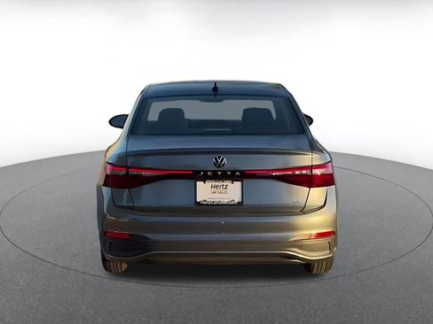 Used 2025 Volkswagen Jetta SE image 12