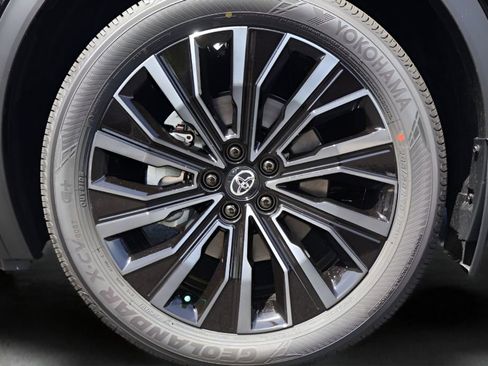 New 2026 Toyota C-HR AWD/4WD image 9