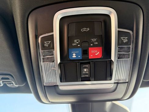 Used 2025 RAM 1500 Laramie AWD/4WD image 23