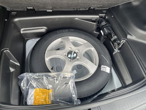 New 2026 Jeep Grand Cherokee Altitude image 32