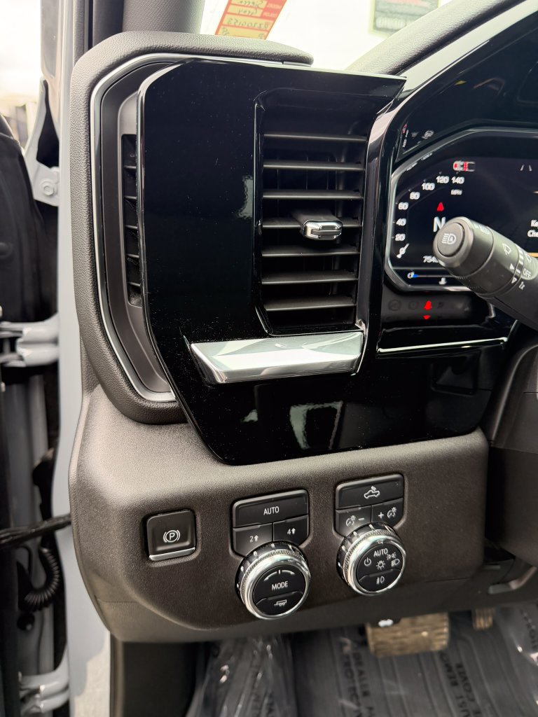 Used 2024 GMC Sierra 1500 Elevation AWD/4WD image 10