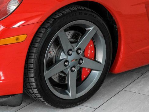 Used 2007 Chevrolet Corvette Coupe w/ Performance Package RWD image 43