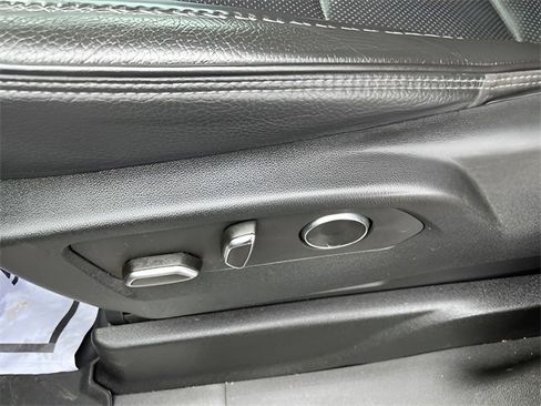 Used 2021 GMC Yukon Denali image 11