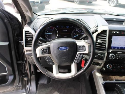 Used 2020 Ford F250 Lariat w/ Lariat Value Package AWD/4WD image 17
