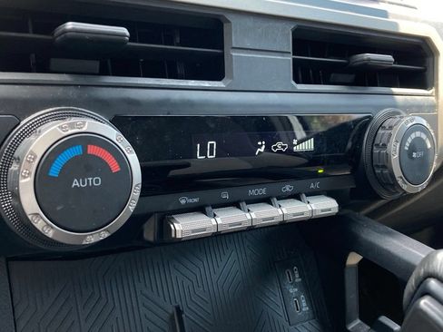 Used 2024 Toyota Tacoma TRD Sport RWD image 22