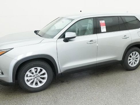 New 2026 Toyota Grand Highlander XLE image 36