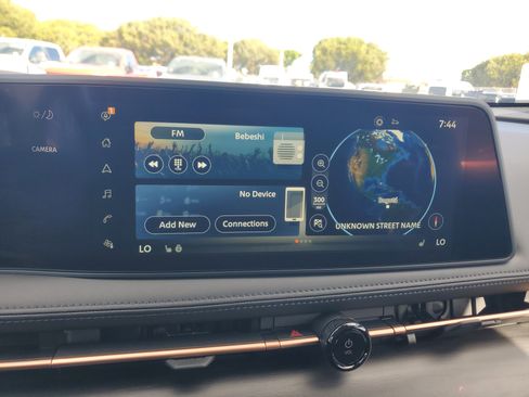 Certified 2025 Nissan Ariya FWD image 23