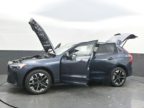 New 2026 Volvo XC60 B5 Plus w/ Protection Package Premier image 39