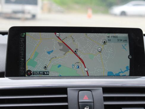 Used 2016 BMW 328i xDrive Sedan AWD/4WD image 32