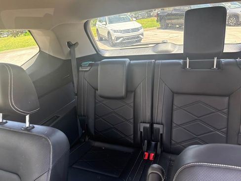 Used 2024 Volkswagen Atlas SE FWD image 9