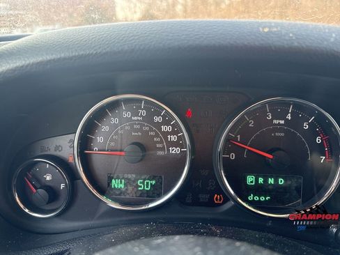 Used 2015 Jeep Wrangler Unlimited Sahara w/ Dual Top Group image 17