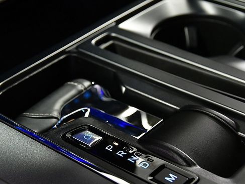 Used 2022 Ford F150 Lariat w/ Equipment Group 502A High image 28