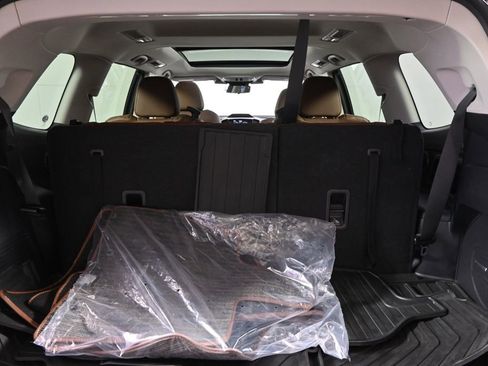 Certified 2025 Subaru Ascent Touring w/ Popular Package #2 image 19