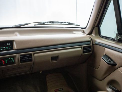 Used 1996 Ford Bronco XLT image 5