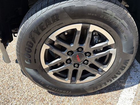 Used 2026 Toyota Tacoma TRD Sport w/ TRD Sport Upgrade Package image 9