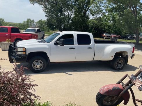 Used 2010 Chevrolet Silverado 3500 LT AWD/4WD image 6