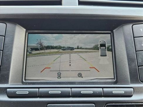 Used 2017 Ford Explorer XLT image 13