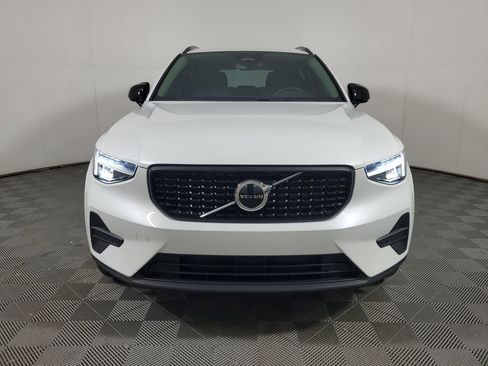 Used 2026 Volvo XC40 B5 Core w/ Climate Package AWD/4WD image 2