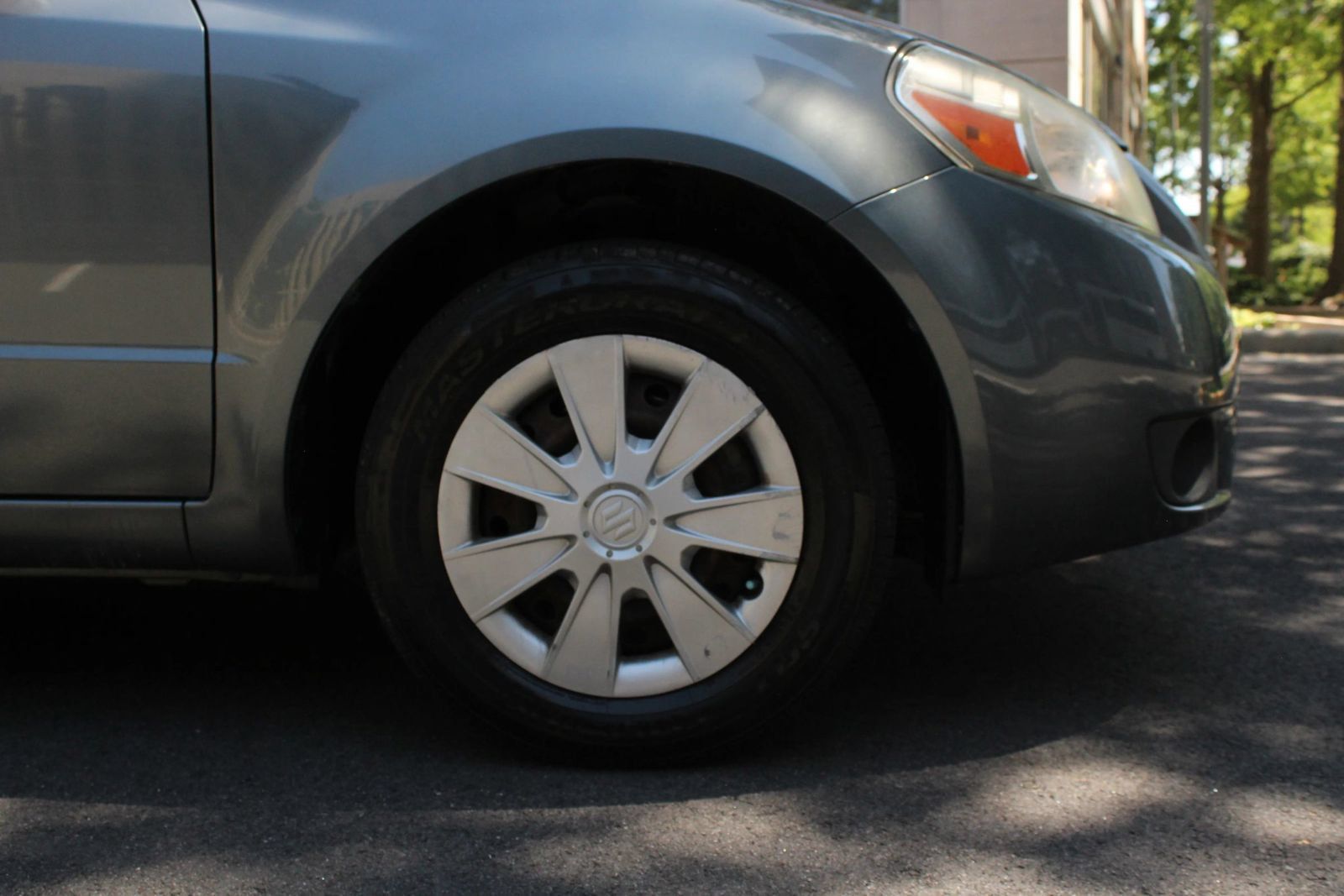 Used 2009 Suzuki SX4 Sedan FWD image 4