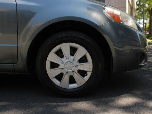 Used 2009 Suzuki SX4 Sedan FWD image 4