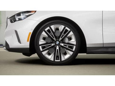 New 2026 BMW 530i w/ Premium Package image 7