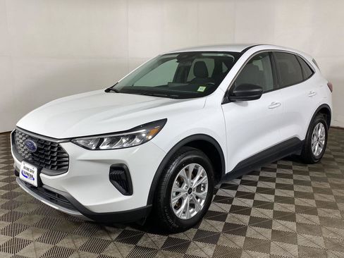 Used 2023 Ford Escape Active w/ Tech Pack #1 AWD/4WD image 26