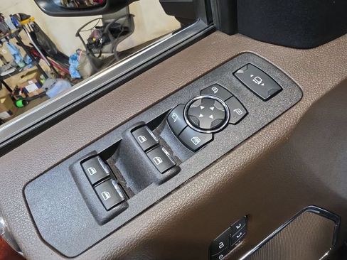 Used 2021 Ford F350 King Ranch w/ King Ranch Ultimate Package AWD/4WD image 15