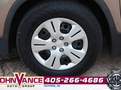 Used 2018 Chevrolet Trax LS FWD image 13