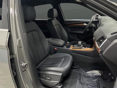 Used 2023 Audi Q5 2.0T Premium w/ Convenience Package image 28