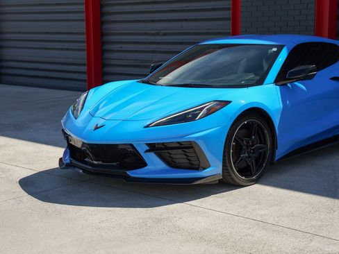 Used 2023 Chevrolet Corvette Stingray Preferred Cpe w/ Z51 Performance Package RWD image 3