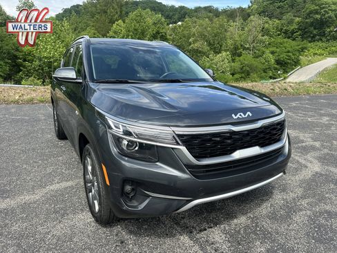 Used 2023 Kia Seltos S w/ Navigation Package AWD/4WD image 1
