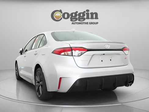 Used 2025 Toyota Corolla SE FWD image 12