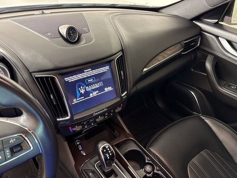 Used 2017 Maserati Levante w/ Luxury Package image 24