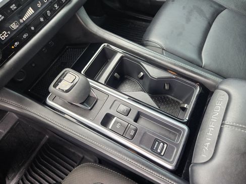 Used 2023 Nissan Pathfinder SL w/ SL Premium Package image 17