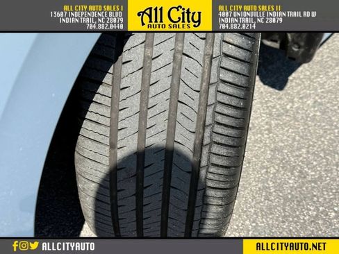 Used 2022 Honda Civic Touring image 17