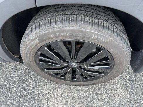Used 2024 Nissan Pathfinder Platinum AWD/4WD image 7