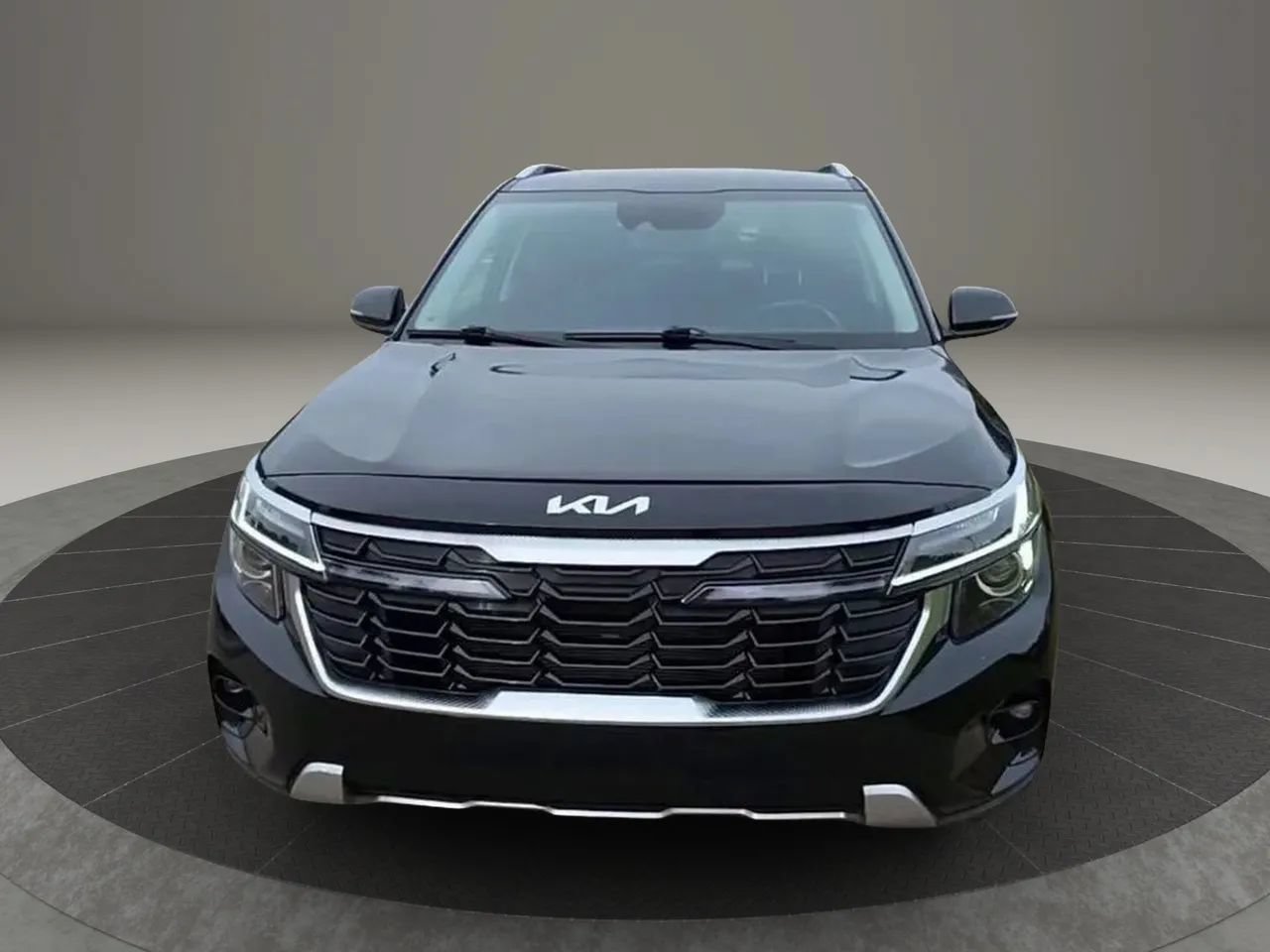 Used 2024 Kia Seltos S AWD/4WD image 2