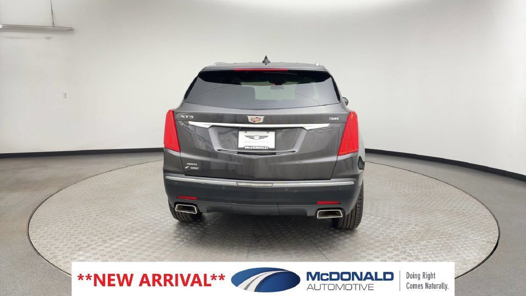 Used 2017 Cadillac XT5 Luxury w/ Driver Awareness Package AWD/4WD image 3