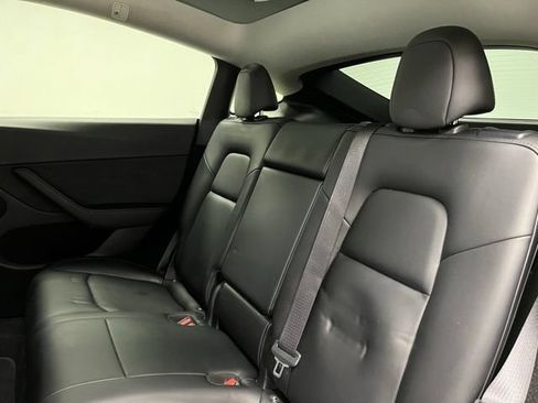 Used 2024 Tesla Model Y 2WD image 43