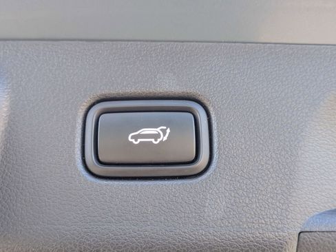 Used 2024 Hyundai Palisade Limited FWD image 19