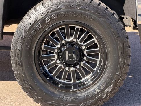 Used 2024 Chevrolet Silverado 2500 LT w/ Convenience Package image 30