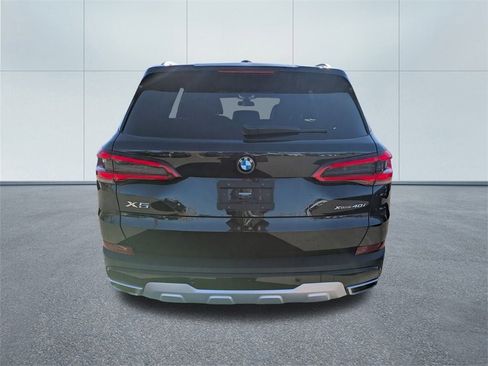Used 2025 BMW X5 xDrive50e image 4