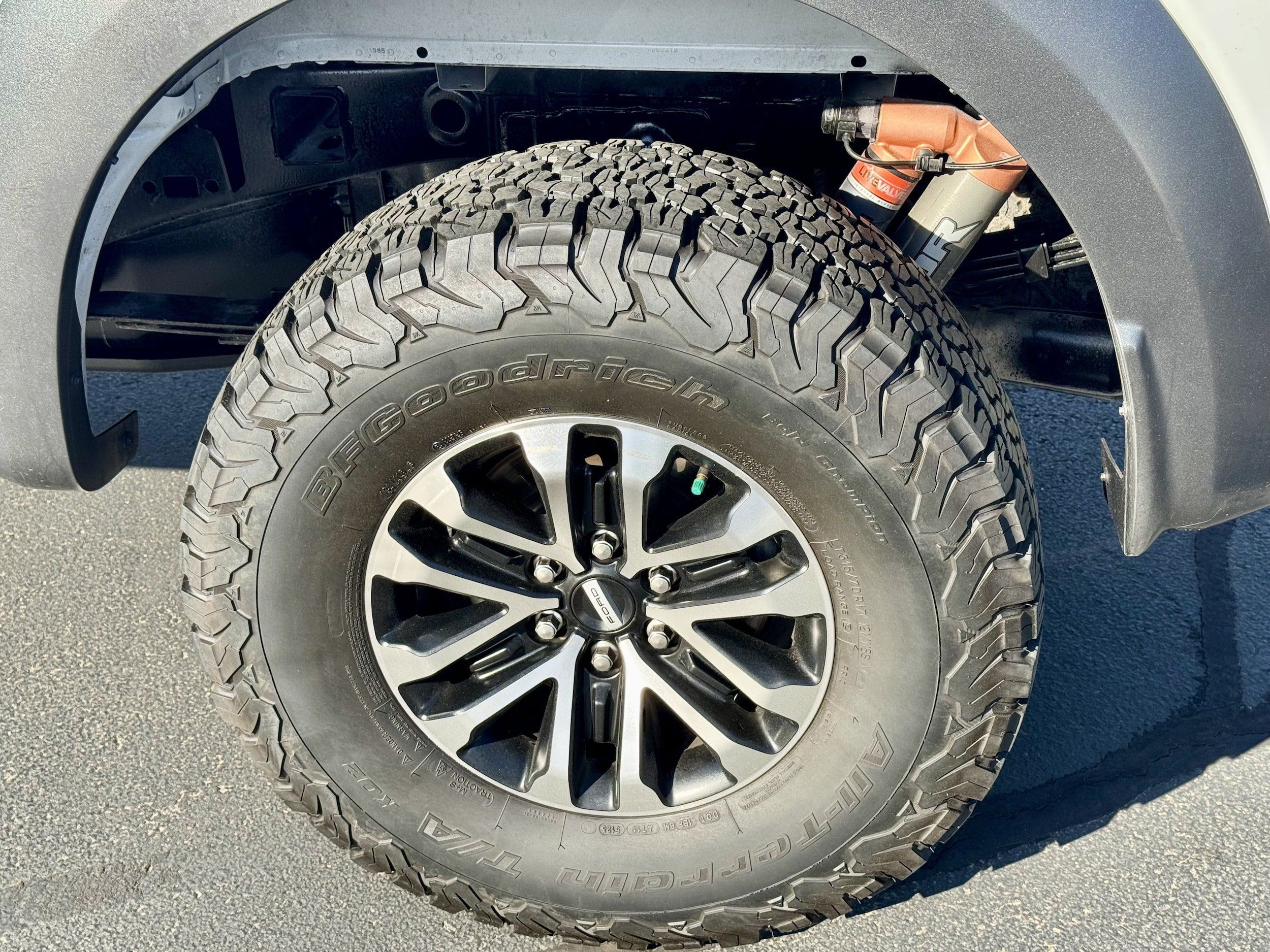 Used 2019 Ford F150 Raptor w/ Equipment Group 802A Luxury AWD/4WD image 9