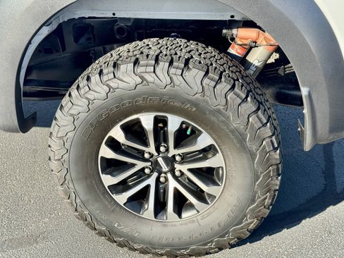 Used 2019 Ford F150 Raptor w/ Equipment Group 802A Luxury AWD/4WD image 9