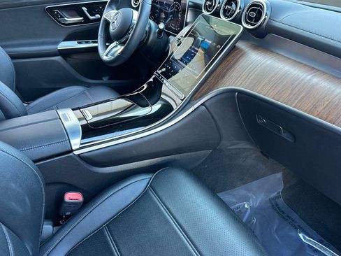 Used 2025 Mercedes-Benz GLC 350e 4MATIC image 32