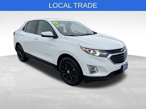 Used 2019 Chevrolet Equinox LT image 1