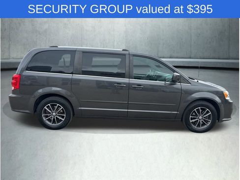 Used 2016 Dodge Grand Caravan SXT image 7