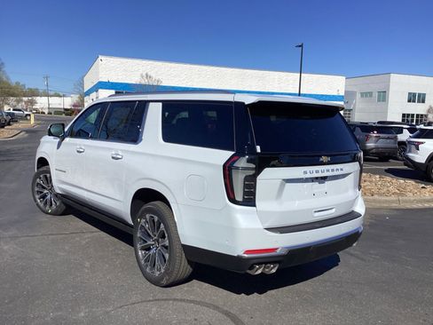 New 2026 Chevrolet Suburban High Country AWD/4WD image 2